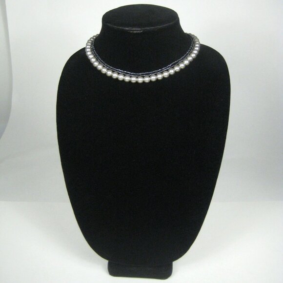 Collar Necklace 15 inch Silvertone Jewelry Women Gray Faux Pearl Classic Choker - Picture 2 of 5